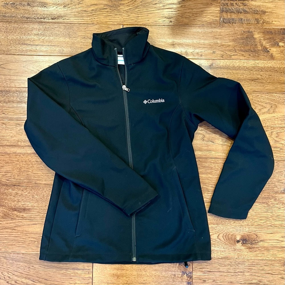Columbia softshell women’s jacket size small